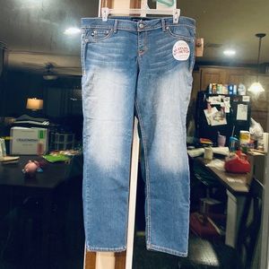 Torrid size 4 jeans NWT